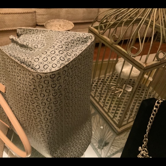 Guess Tote - Picture 5 of 13